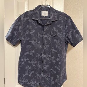 Men's Floral Button-Down XL Shirt in shades of blue